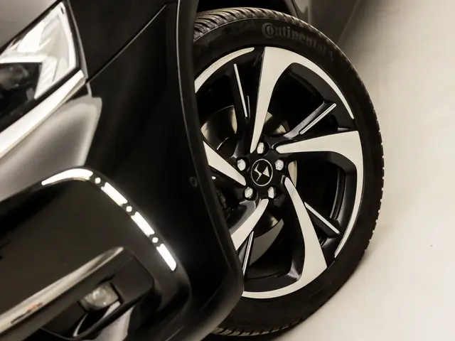 DS DS 7 Crossback 1.6 PureTech Deluxe 2019 Benzine 39