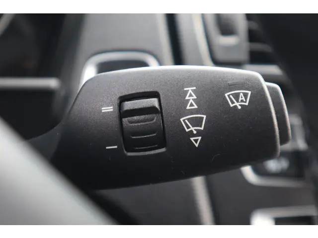 BMW 1 Serie 118i Business+ 2013 Benzine 35