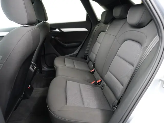 Audi Q3 1.4 TFSI S line Black Optic Aut- 2017 Benzine 23