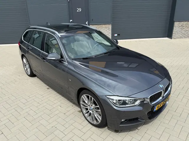 BMW 3 Serie Touring 330i xDrive M Sport 2015 Benzine 5
