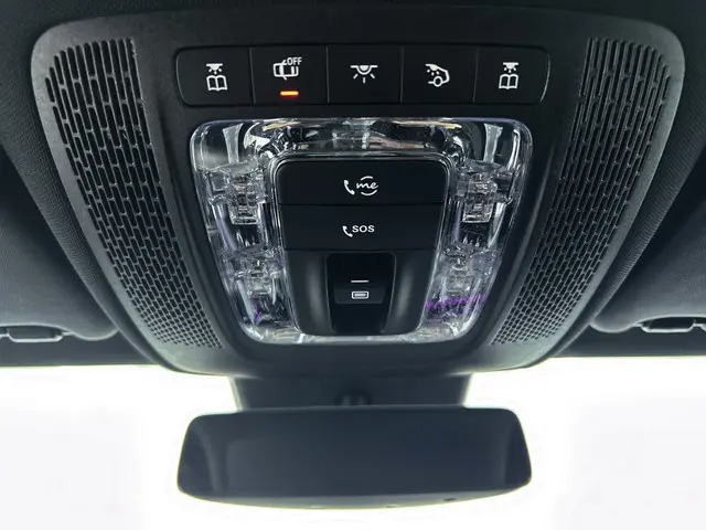 Mercedes-Benz A-Klasse 180 Premium Plus 2021 Benzine 33