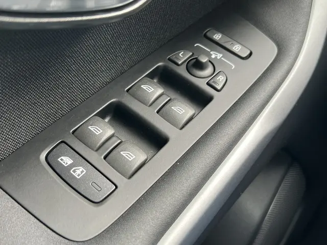 Volvo V40 2.0 D2 Kinetic 2017 Diesel 25