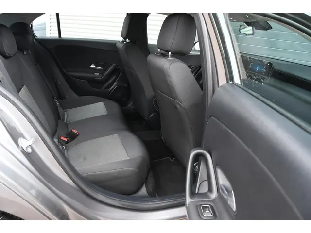 Mercedes-Benz A-Klasse 160 Advantage 2018 Benzine 26