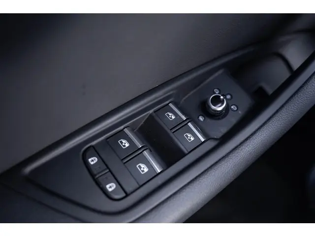 Audi A4 Avant 35 TFSI Business Edition 2021 Benzine 38