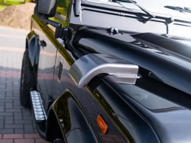 Land Rover Defender 2.2 D Soft Top 90" E 2014 Diesel 30