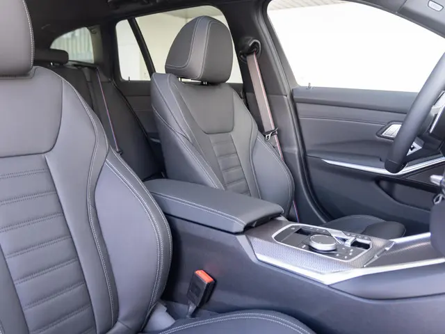 BMW 3 Serie Touring 330e 2026 Hybride Benzine 10