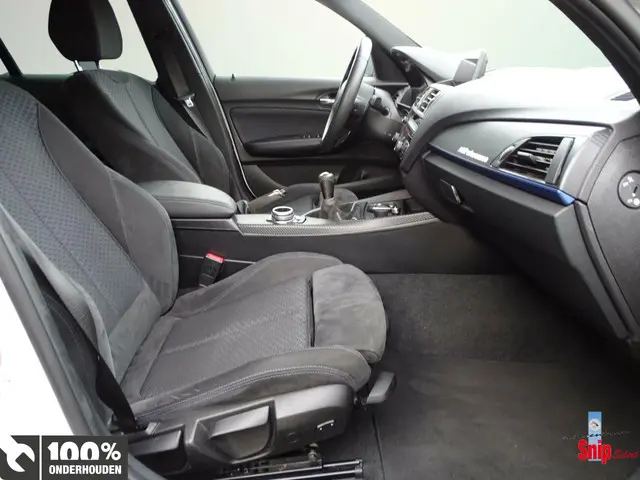 BMW 1 Serie 118i M-Pakket 2016 Benzine 10