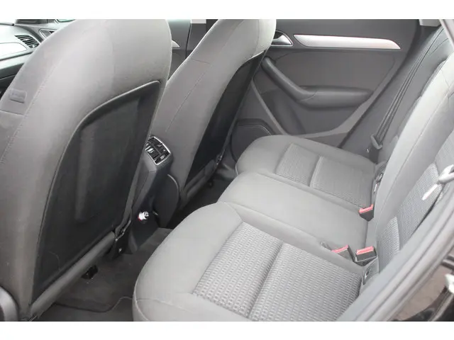Audi Q3 1.4 TFSI 150pk sport S-Line 2015 Benzine 10