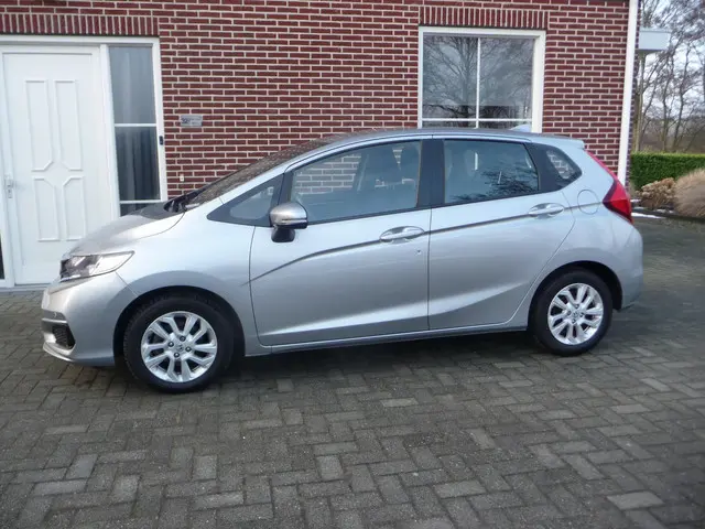 Honda Jazz 1.3 i-VTEC Comfort Aut 2019 Benzine 2