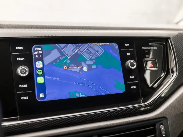 Volkswagen Polo 1.0 TSI Sportline 2023 Benzine 26