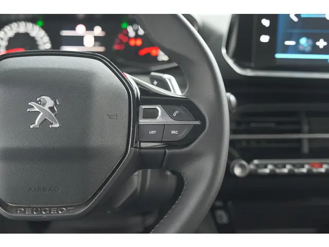 Peugeot 208 PureTech 100 EAT8 Active Pack 2023 Benzine 30