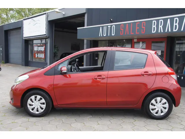 Toyota Yaris 2