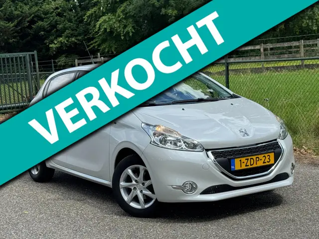 Peugeot 208 1.2 VTi Style /Navi/Airco/5-Deurs/ 2014 Benzine