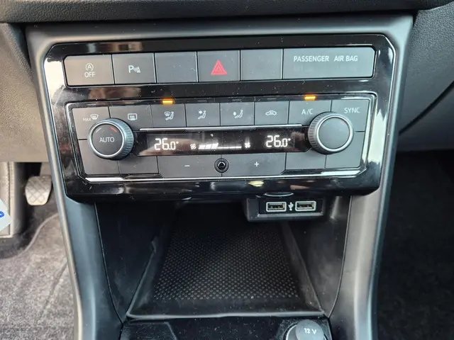 Volkswagen T-Cross 1.0 TSI Life 2019 Benzine 18