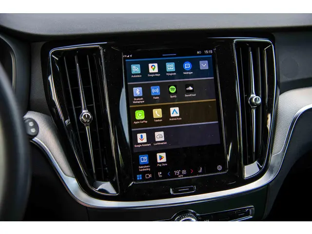 Volvo V60 2.0 B4 Plus Dark 2023 Benzine 19