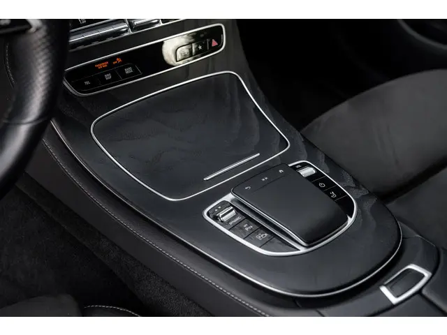 Mercedes-Benz E-Klasse 300 e AMG 2020 Hybride Benzine 22
