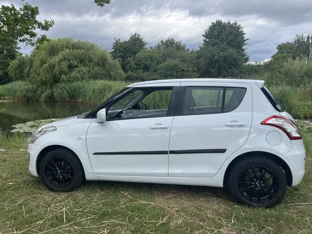 Suzuki Swift 1.2 Bandit EASSS 2016 Benzine 3