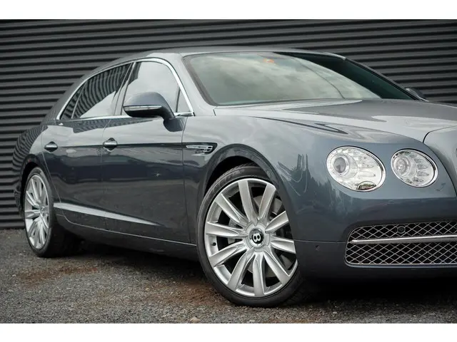 Bentley Flying Spur 6.0 W12 2016 Benzine 63