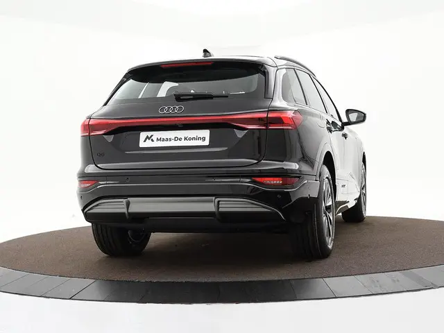 Audi Q6 e-tron 2