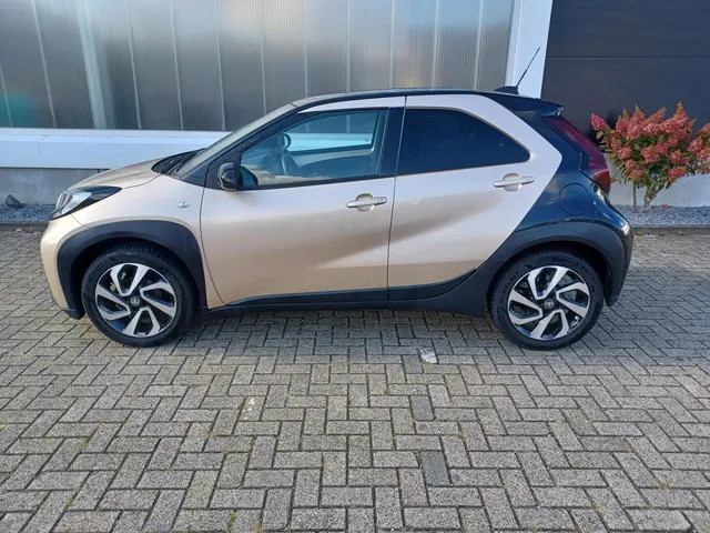 Toyota Aygo X 1.0 VVT-i S-CVT envy 2023 Benzine 8