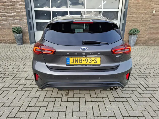 Ford Focus 1.0 EcoBoost Hybrid ST Line X 2023 Benzine 2