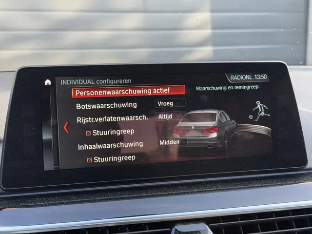 BMW 5 Serie M550i xDrive High Executive 2018 Benzine 29
