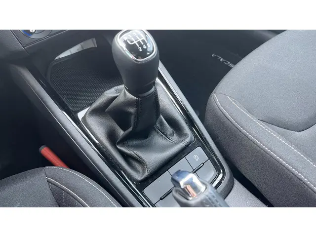 Škoda Scala 1.0 TSI Ambition 2024 Benzine 17