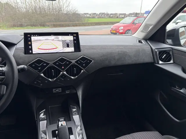 DS DS 3 1.2 Hybrid 136 Etoile 2025 Hybride Benzine 16