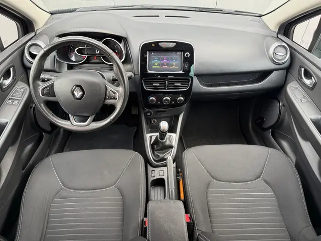 Renault Clio 0.9 TCe Limited Nwe ketting 2016 Benzine 9