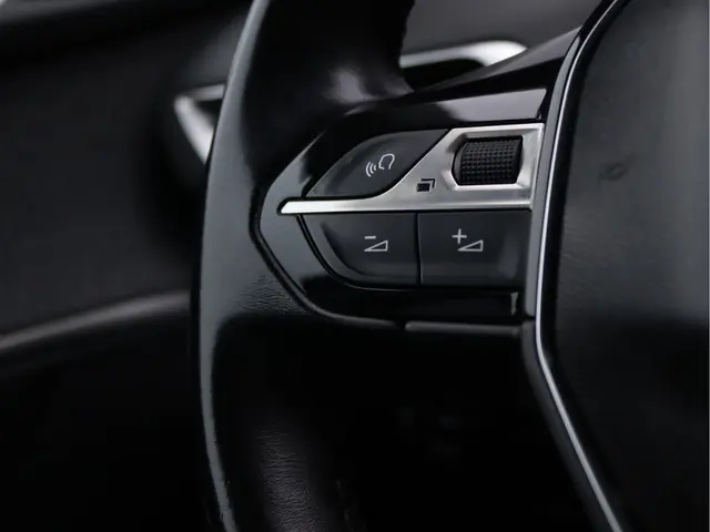 Peugeot 3008 1.2 PureTech Allure 2019 Benzine 31