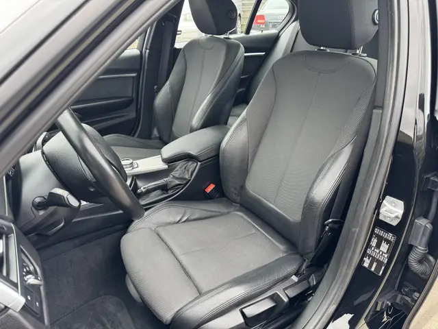 BMW 3 Serie 320i Corporate Lease Executive 2017 Benzine 13