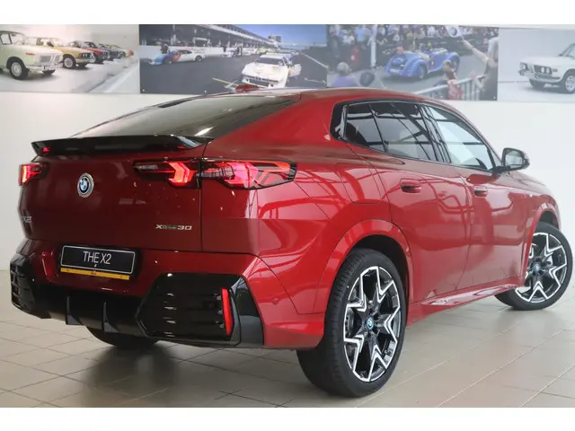 BMW iX2 xDrive30 2025 Elektrisch 2