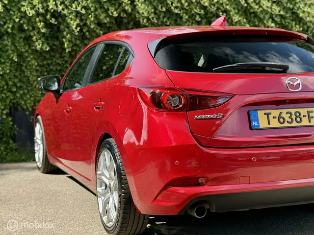 Mazda 3 2.0 SkyActiv-G 120 GT-M 2017 Benzine 26