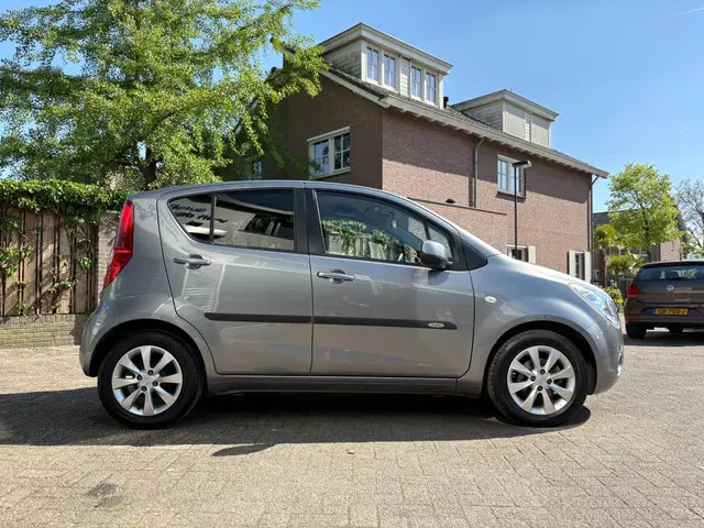 Opel Agila 1.0 Berlin 2014 Benzine 4