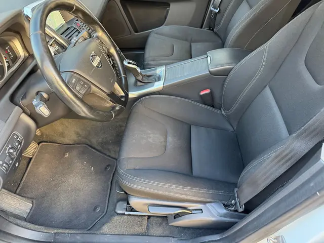 Volvo XC60 2.0 D4 FWD Momentum 2015 Diesel 10