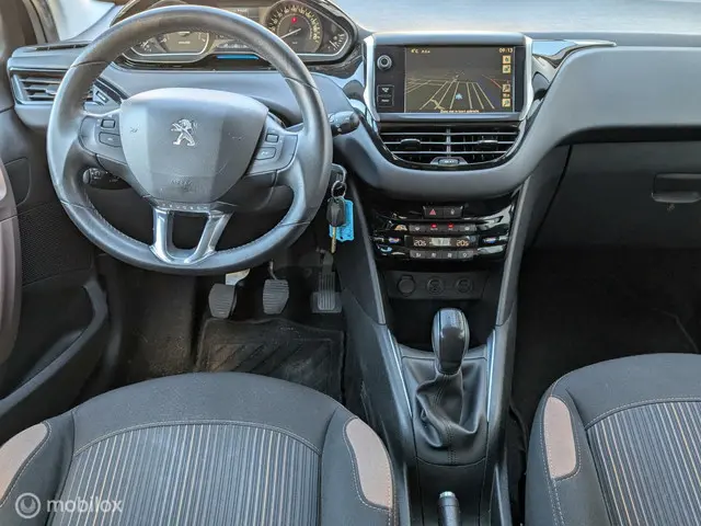 Peugeot 208 1.2 VTi Urban Soul 2013 Benzine 13