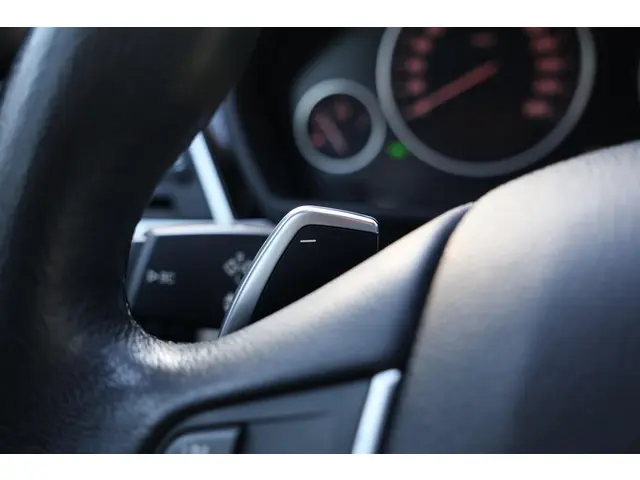 BMW 3 Serie GT 320i High Executive 2020 Benzine 23