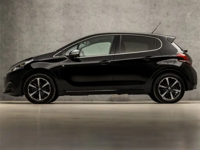 Peugeot 208 1.2 PureTech Sport 2019 Benzine 2