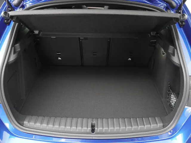 BMW 1 Serie 120 2025 Benzine 24