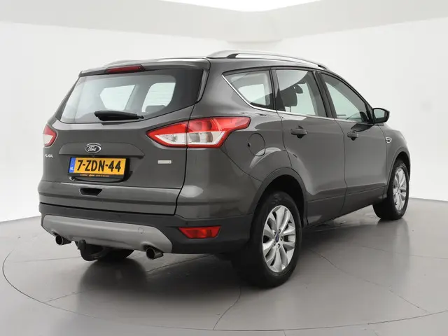 Ford Kuga 1.5 150 PK TITANIUM + TREKHAAK 2015 Benzine 2