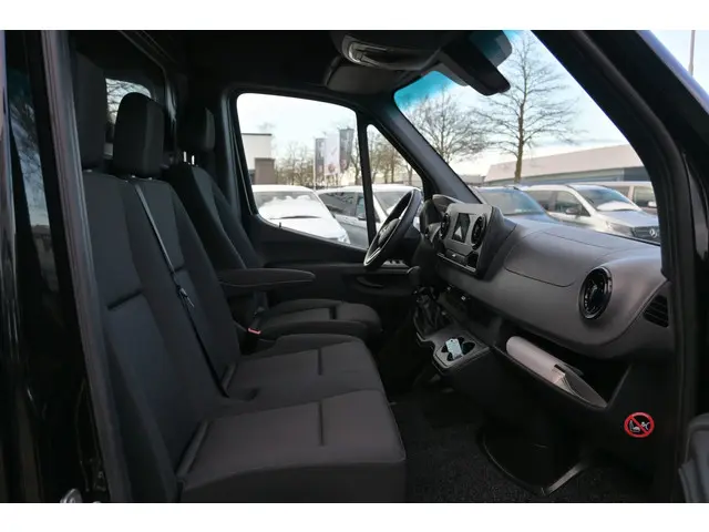 Mercedes-Benz Sprinter 317 CDI L3H2 RWD 2023 Diesel 7