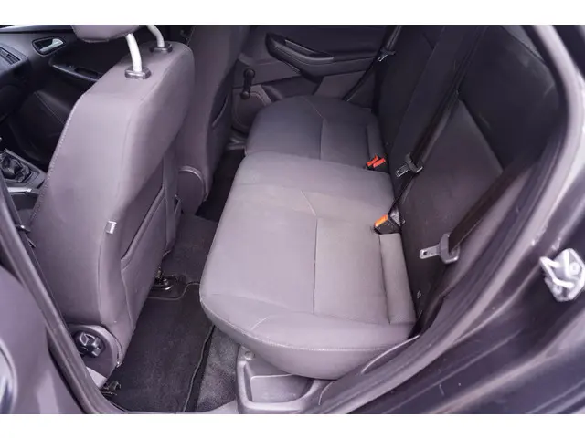 Ford Focus Wagon 1.0 Trend 2016 Benzine 34