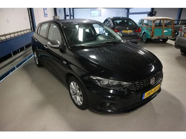 Fiat Tipo 1.4 Mirror / 12 MAANDEN GARANTIE ! ! ! 2016 Benzine 10