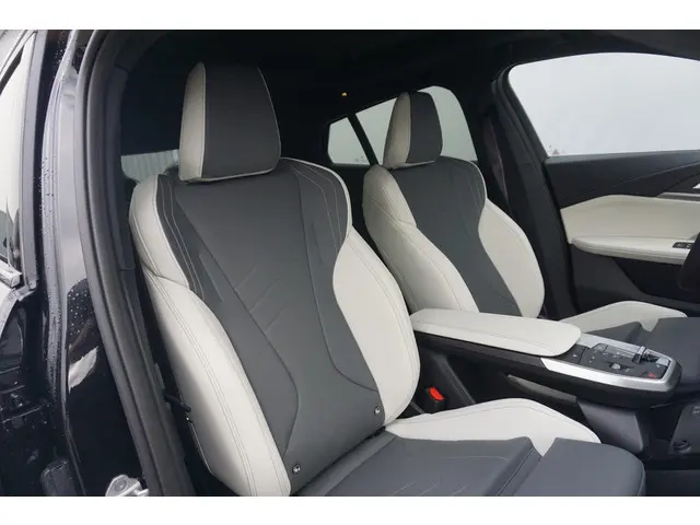 BMW iX2 eDrive20 2025 Elektrisch 8