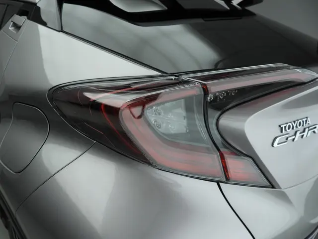 Toyota C-HR 1.8 Hybrid Dynamic 2019 Hybride Benzine 37