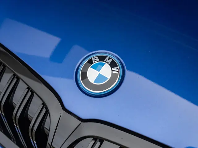 BMW 3 Serie Touring 330e xDrive 2025 Hybride Benzine 12