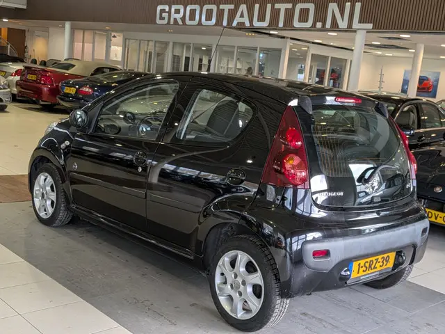 Peugeot 107 1.0 Envy 2013 Benzine 3