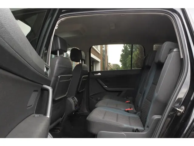 Volkswagen Touran 1.5 TSI R-LINE 7p 2019 Benzine 9
