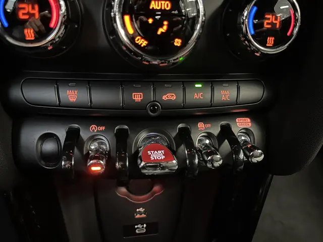 MINI Cooper 1.5 Business Edition 2021 Benzine 30