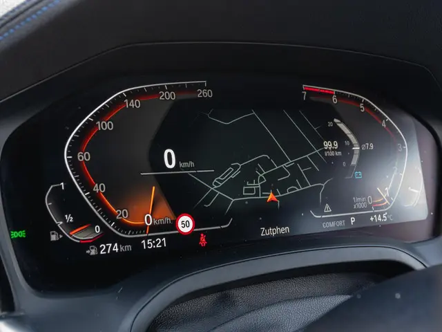 BMW 3 Serie 330i High Executive Edition 2019 Benzine 15